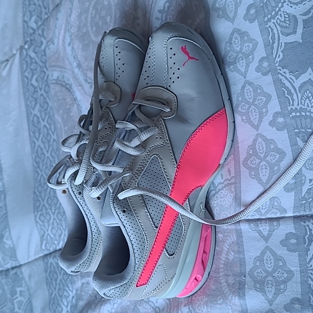 Puma tennis shoes